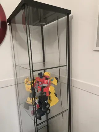 Vitrina Ikea Detolf Negra con Luz