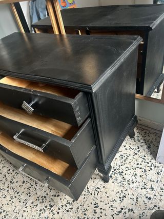 Cómoda antigua restaurada negra y plata