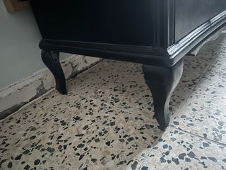 Cómoda antigua restaurada negra y plata