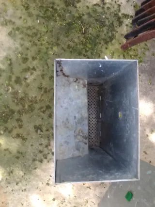 2 Comederos de conejo Metal 15€