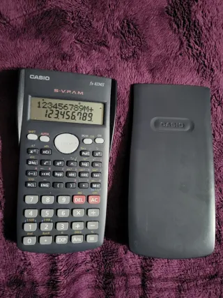 Calculadora Científica Casio fx-82MS