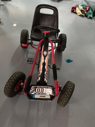 Coche de pedales infantil FORMULAE 01