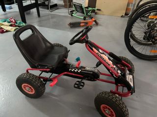 Coche de pedales infantil FORMULAE 01