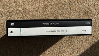 Libro milk and honey de Rupi Kaur