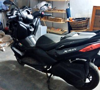 Yamaha XMAX 300 Scooter