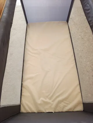 Cuna de viaje plegable