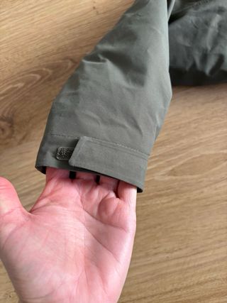 Chaqueta The North Face verde y roja