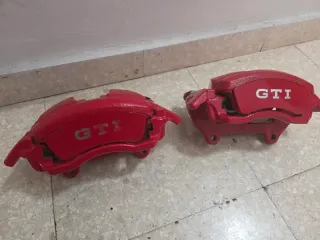 Pinzas de freno GTI rojas