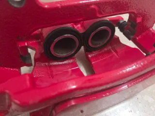 Pinzas de freno GTI rojas