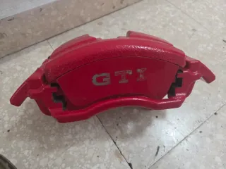 Pinzas de freno GTI rojas