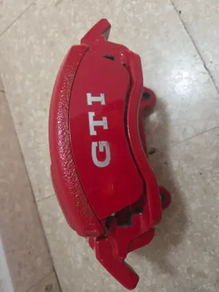 Pinzas de freno GTI rojas