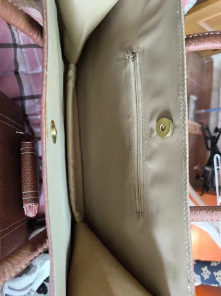 Bolso marrón con asas