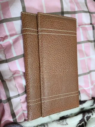 Bolso marrón con asas