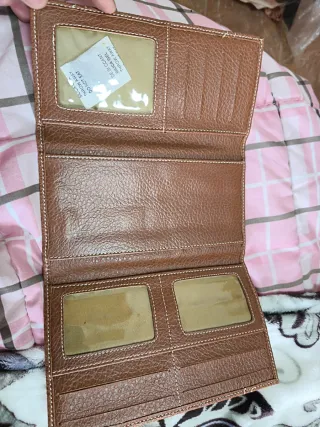 Bolso marrón con asas