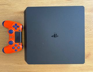 Consola PS4 (PlayStation 4) + Mando Naranja