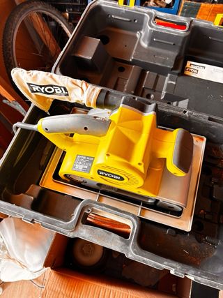 Lijadora de banda Ryobi - Como nueva