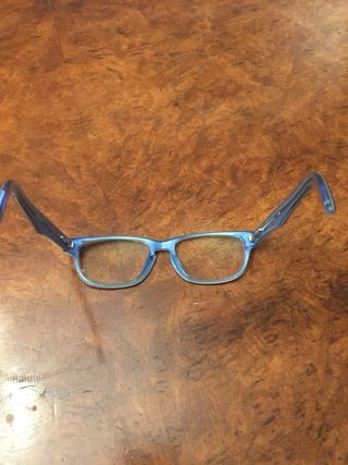 Monturas de gafas azules y verdes