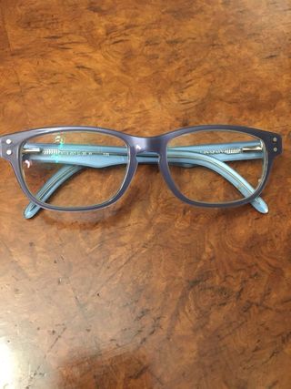 Monturas de gafas azules y verdes