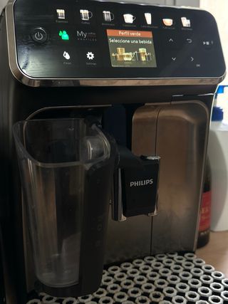 Cafetera Philips 5400 Series LatteGo