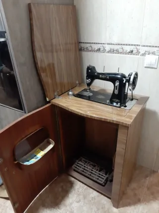 Máquina de coser Sigma antigua