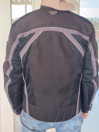 Chaqueta de moto negra y gris Talla M