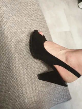 Zapatos Peep Toe Negros Ante