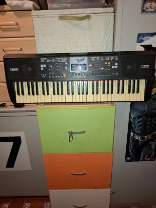 Teclado Electrónico 100 Ritmos