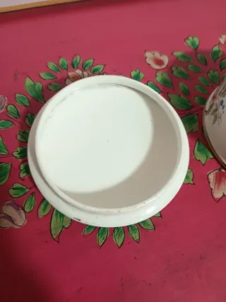 Bombonera, joyero o polvera floral