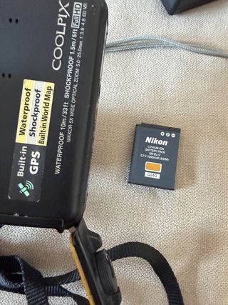 Cámara Nikon Coolpix GPS Sumergible