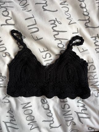 Top de ganchillo negro