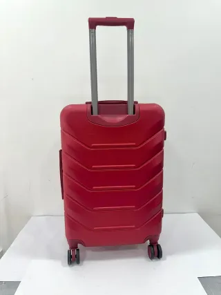 Maleta mediana roja con ruedas