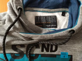 Sudadera con capucha T S.