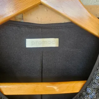 Chaqueta lentejuelas mate negra