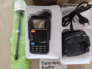 Walkie Talkie Quansheng UV-5R Plus