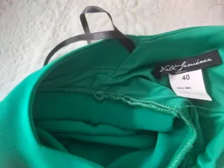 Vestido Madrina Nati Jiménez  con Plumas y cola