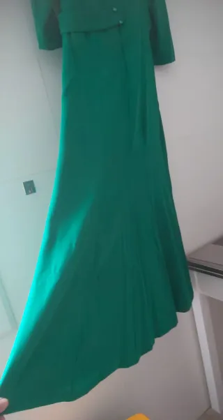 Vestido Madrina Nati Jiménez  con Plumas y cola