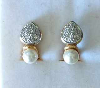 Pendientes chapados en oro con perla