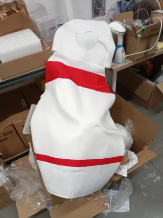 Disfraz adulto bolo blanco y rojo