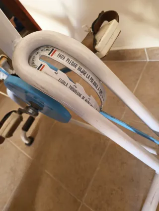 Bicicleta estática antigua