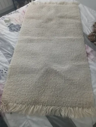 Alfombra beige con flecos 144,5Cm x 70Cm