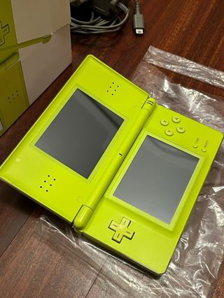Nintendo DS Lite