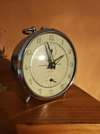 Reloj despertador antiguo Antonio Liron