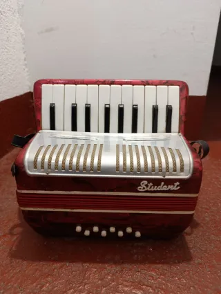 Acordeón Estudiante Rojo