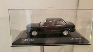 Minichamps BMW 320i Schwarz 1/3792