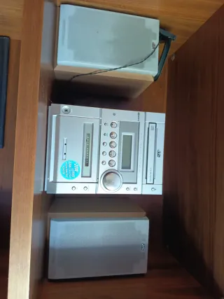 Equipo de música JVC con CD y Cassette
