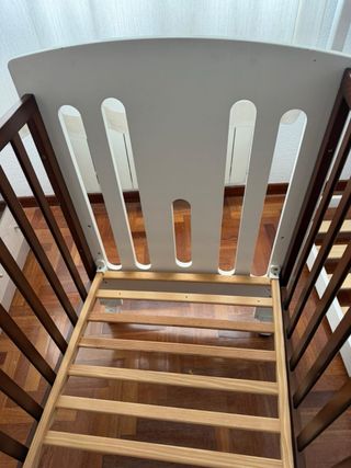 Cuna blanca con estrellas