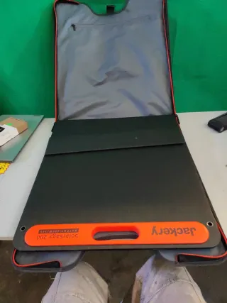 Panel Solar Jackery SolarSaga 200