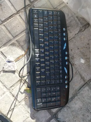 2 Teclados Negros