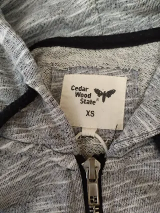 4 chaquetas con capucha T 14-16 años