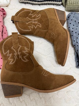 Lote 2 jerseys y botas cowboy